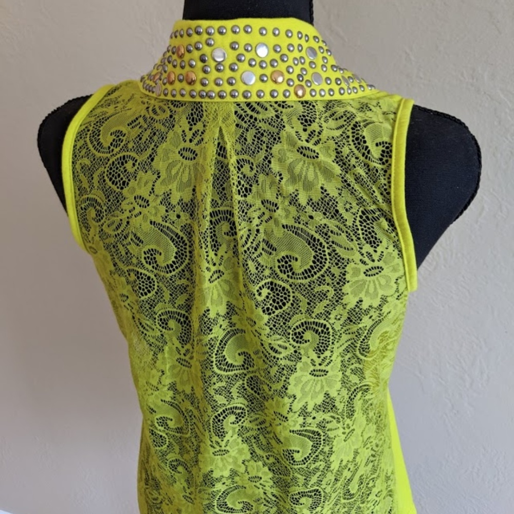 YELLOW HIGH LOW SLEEVELESS BLOUSE W/FULL LACE BACK